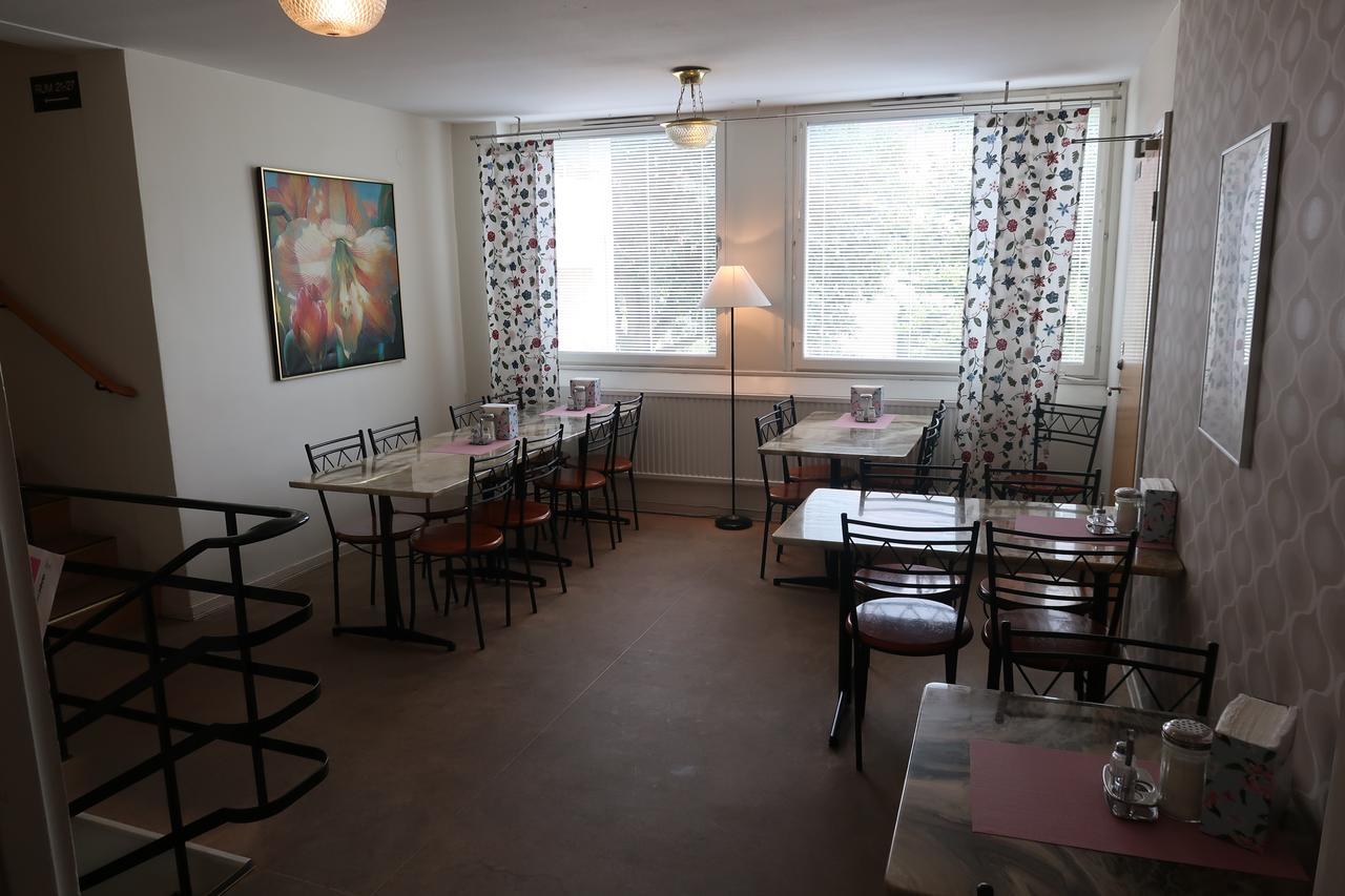 Hotel Aveny Bed & Breakfast Gavle Exterior photo