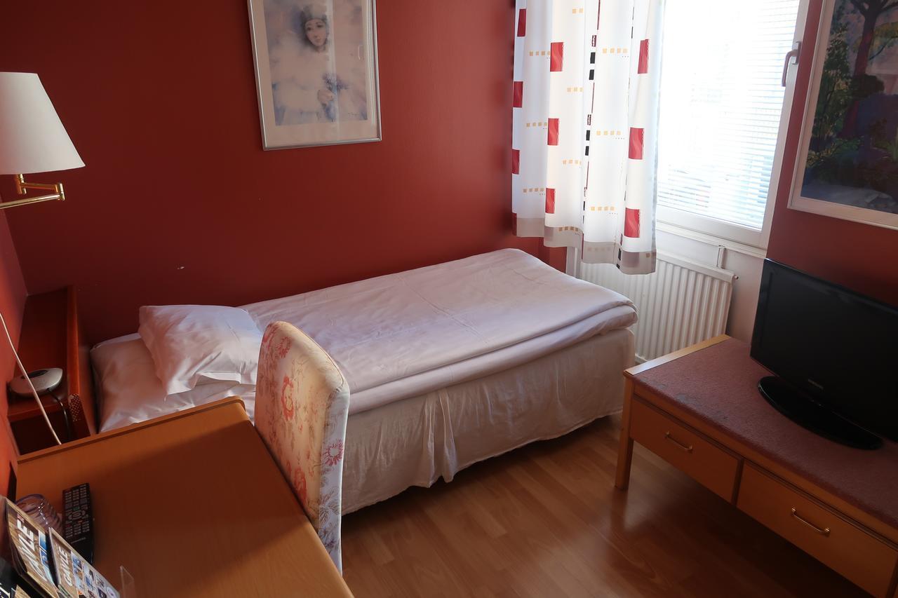 Hotel Aveny Bed & Breakfast Gavle Exterior photo