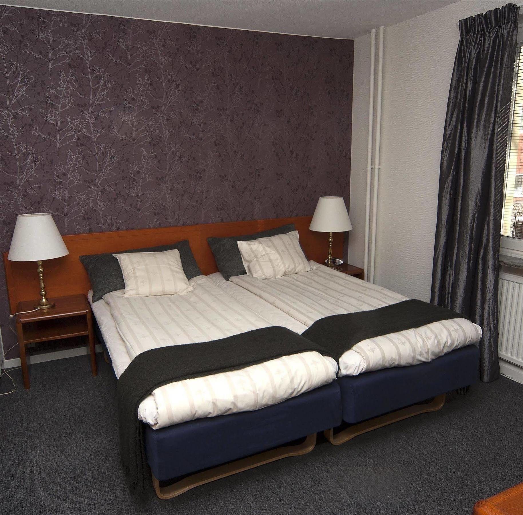 Hotel Aveny Bed & Breakfast Gavle Exterior photo