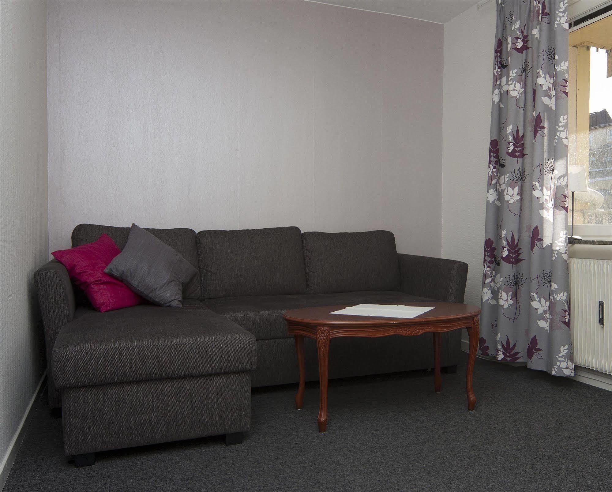 Hotel Aveny Bed & Breakfast Gavle Exterior photo