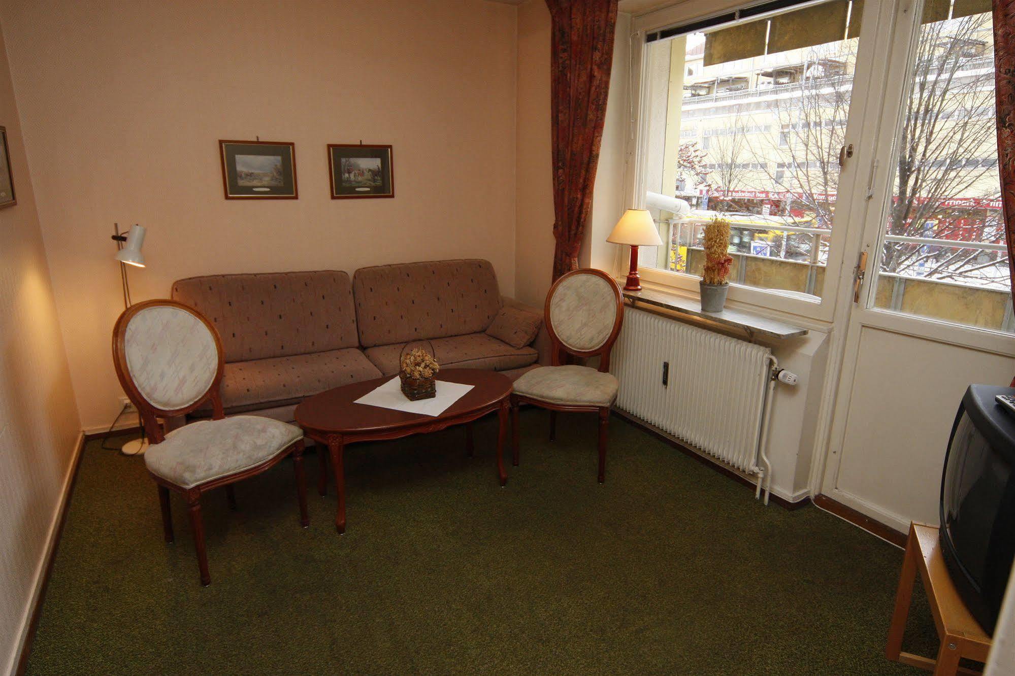 Hotel Aveny Bed & Breakfast Gavle Exterior photo