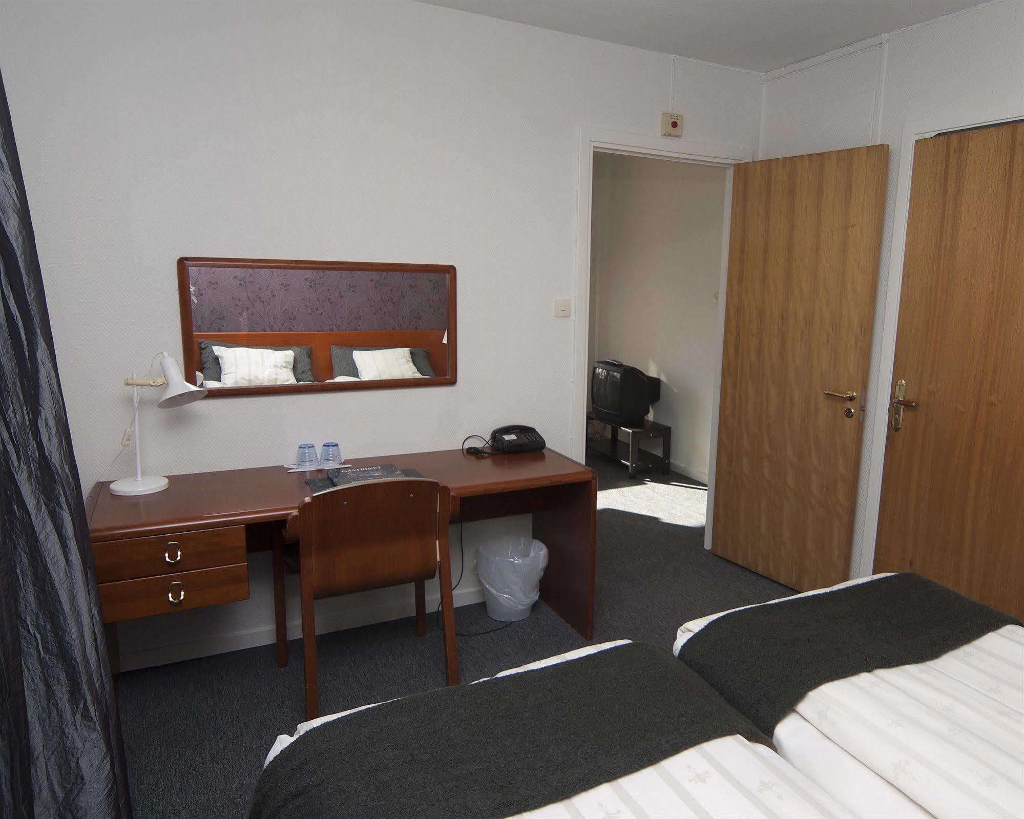 Hotel Aveny Bed & Breakfast Gavle Exterior photo