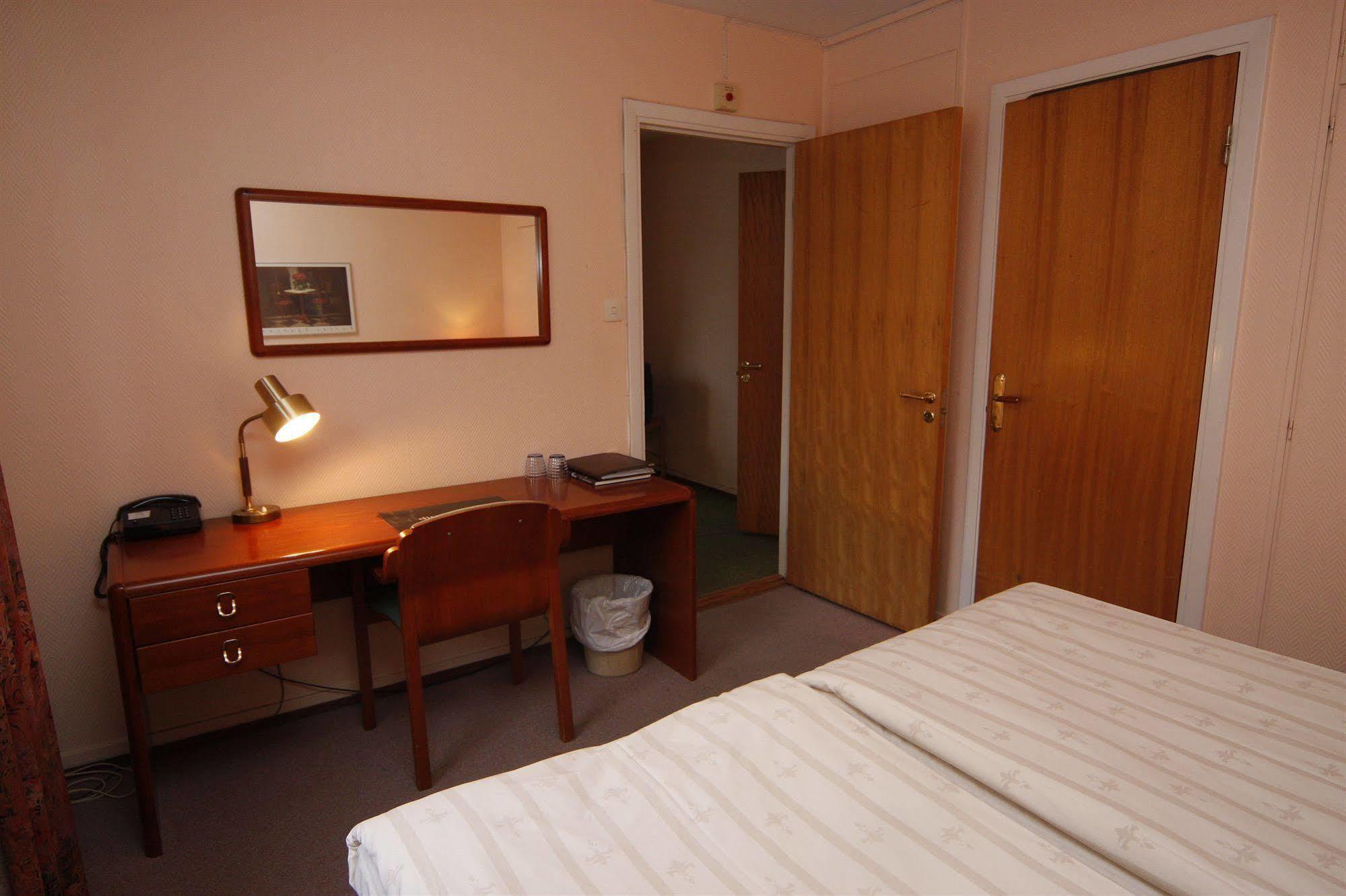 Hotel Aveny Bed & Breakfast Gavle Exterior photo