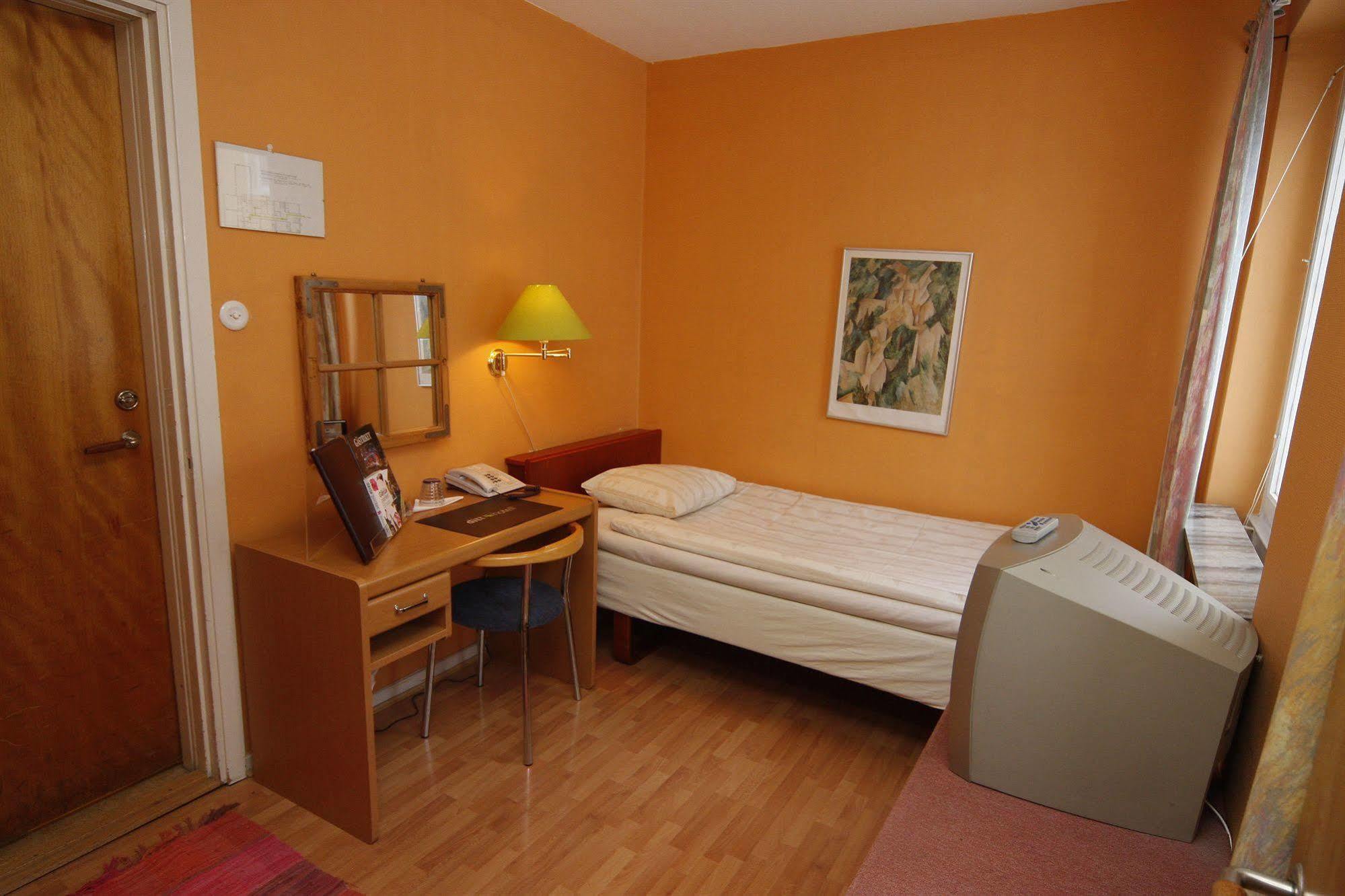 Hotel Aveny Bed & Breakfast Gavle Exterior photo