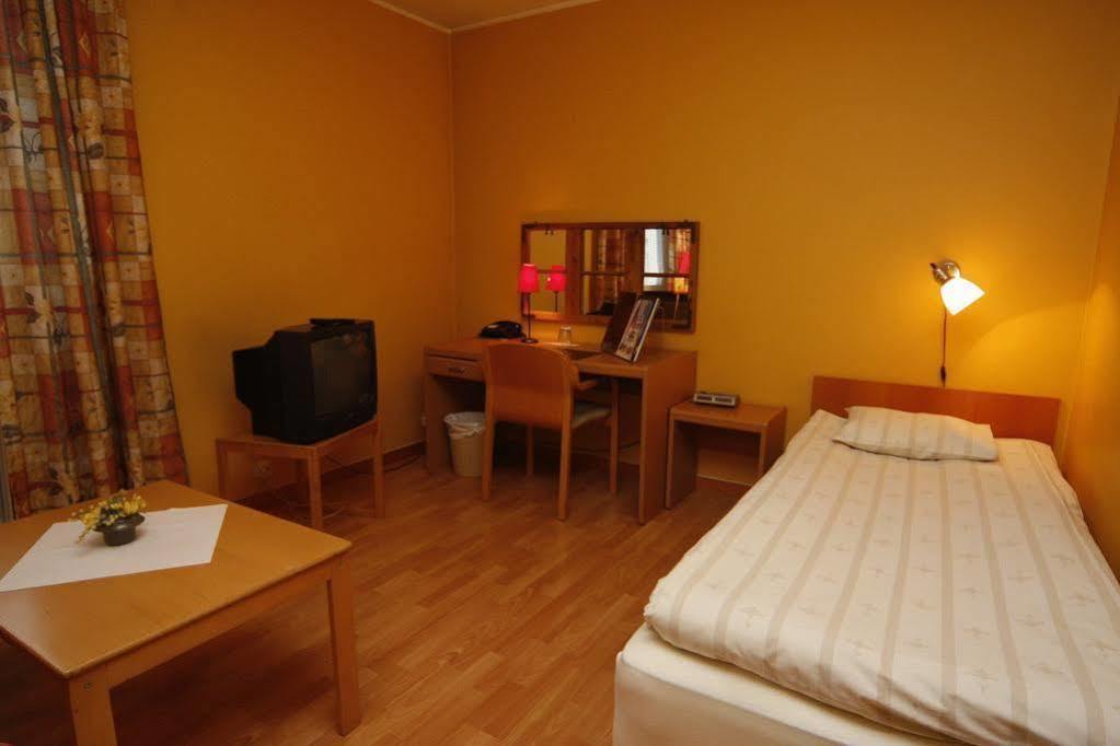 Hotel Aveny Bed & Breakfast Gavle Exterior photo